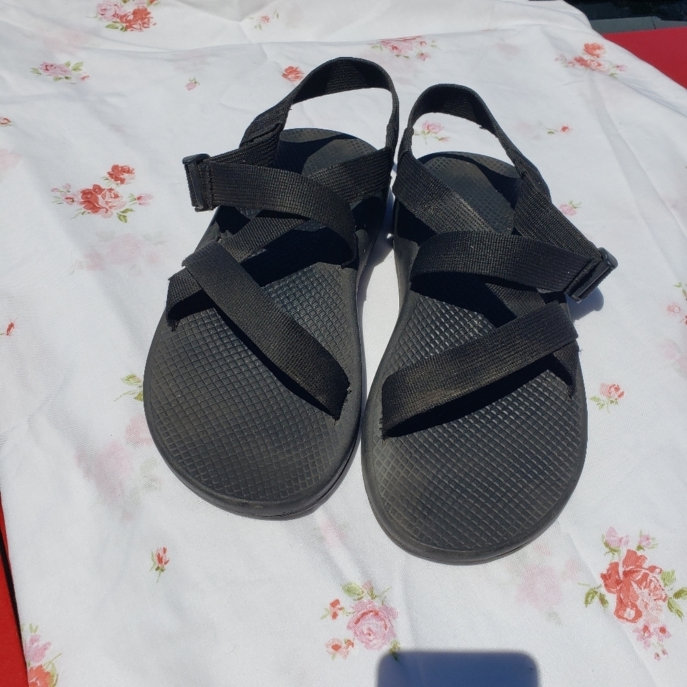 Chaco Size 11 Black Strappy Sandals